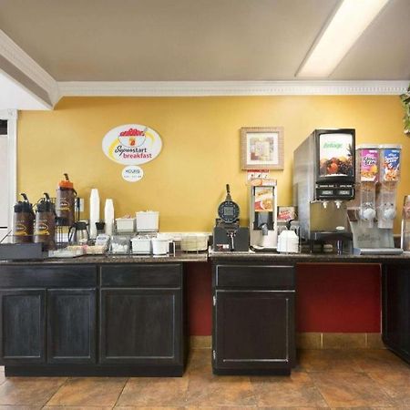 Отель Super 8 By Wyndham Baton Rouge/I-12 Экстерьер фото